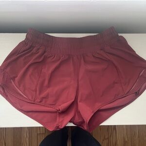Lululemon Hotty Hot Short 2.5”